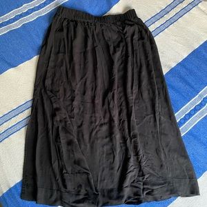 Ali Golden midi skirt with slit